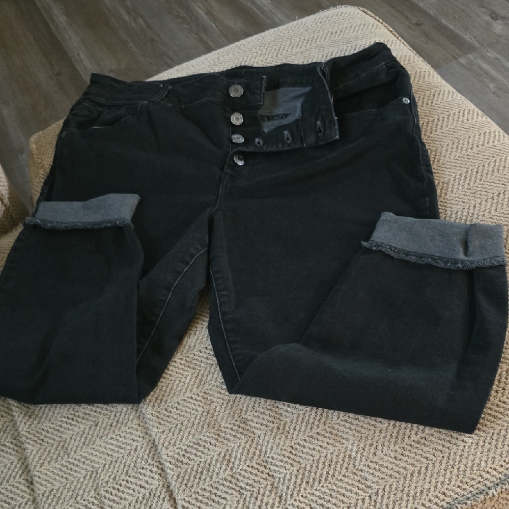 Maurices Black Capris with Button Detail